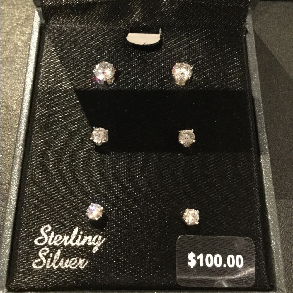 Diamonluxe Sterling Silver Cubic Zirconia set of 3 - Picture 5 of 5